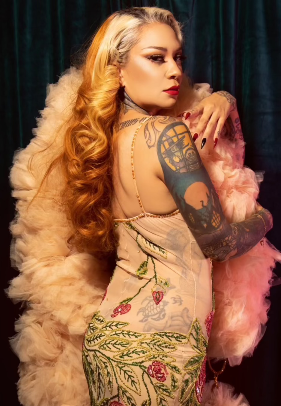 The De'Vil - Tulle Boa